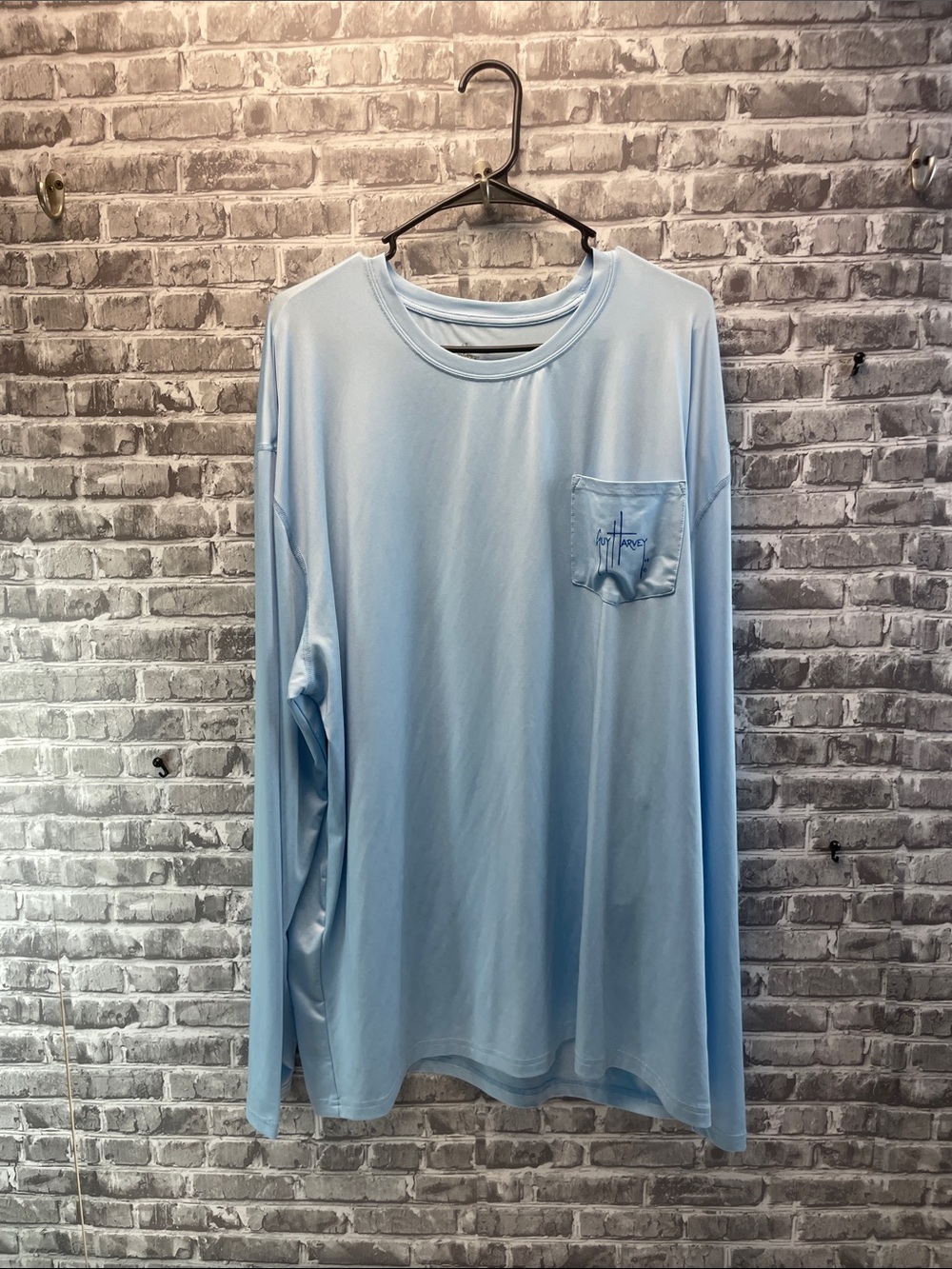 Guy Harvey
Men's Light Blue Long-Sleeve Pocket Tee